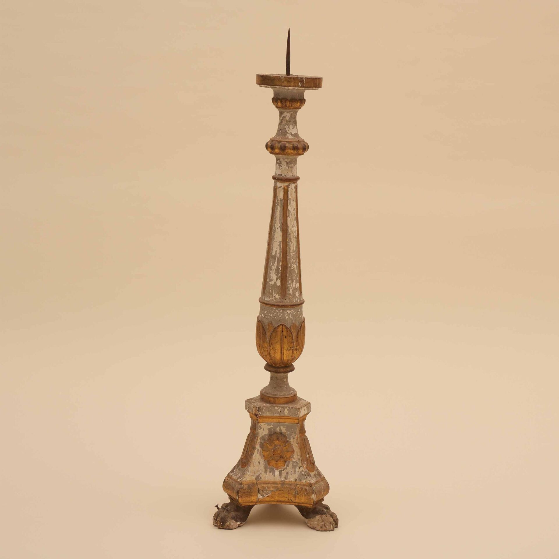 Candeliere d’altare