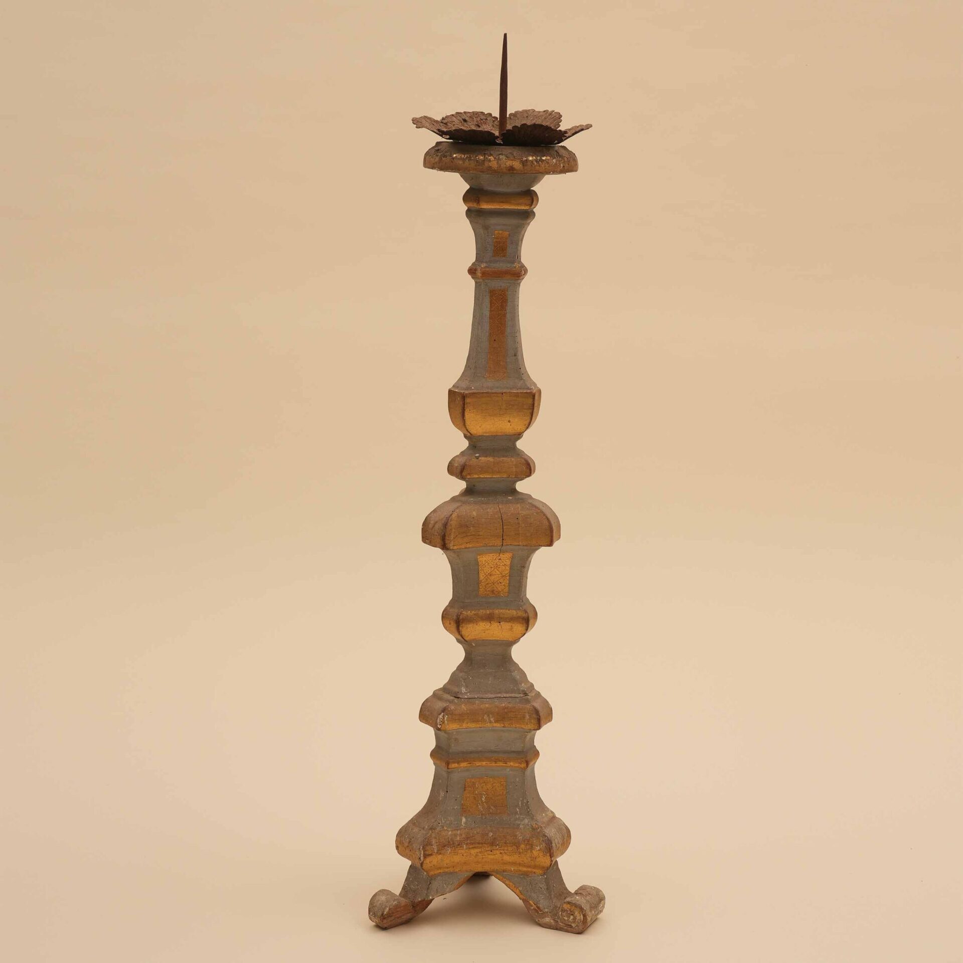 Candeliere d’altare